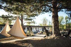 Amigo Motor Lodge, Salida